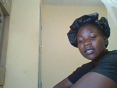 prettychic5 online show from February 9, 8:49 am