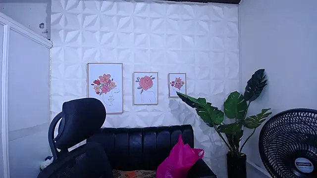 Valentinaa mature online show from November 29, 2:04 am