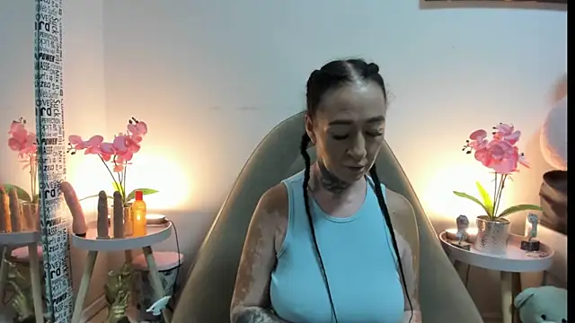 Rayanablackandwhite online show from September 9, 9:36 pm