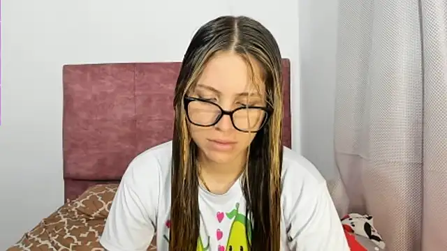 gabygoodgirl online show from December 5, 1:05 am