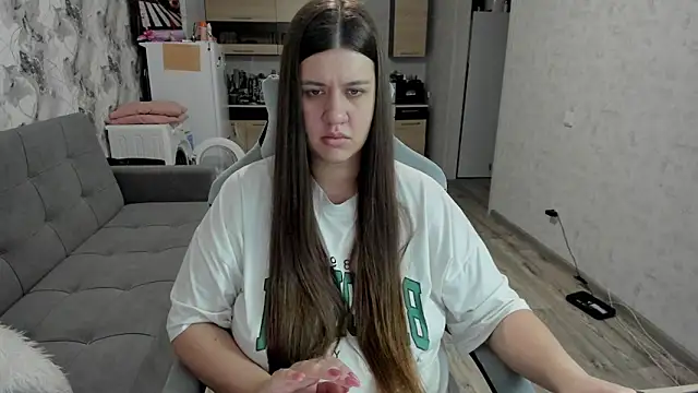 Lis Kollen online show from December 4, 3:24 pm