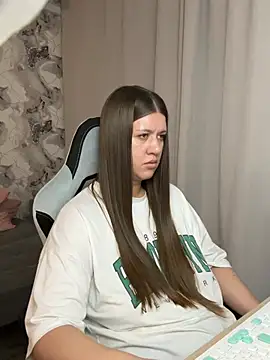 Lis Kollen online show from April 3, 1:42 pm