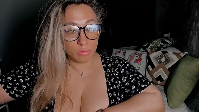 CumOnMy Tits online show from March 15, 4:14 am