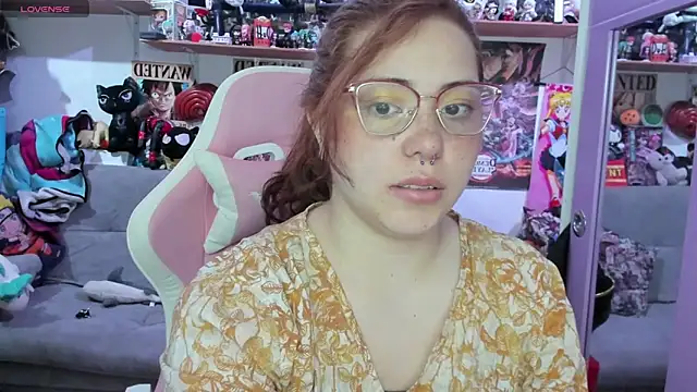 soficammy online show from April 1, 9:01 pm