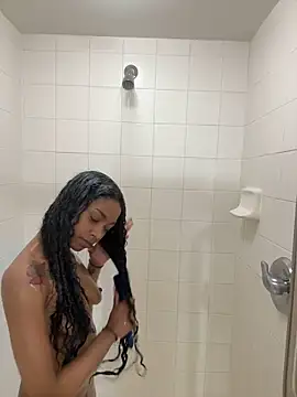 mismialove online show from February 6, 8:07 am